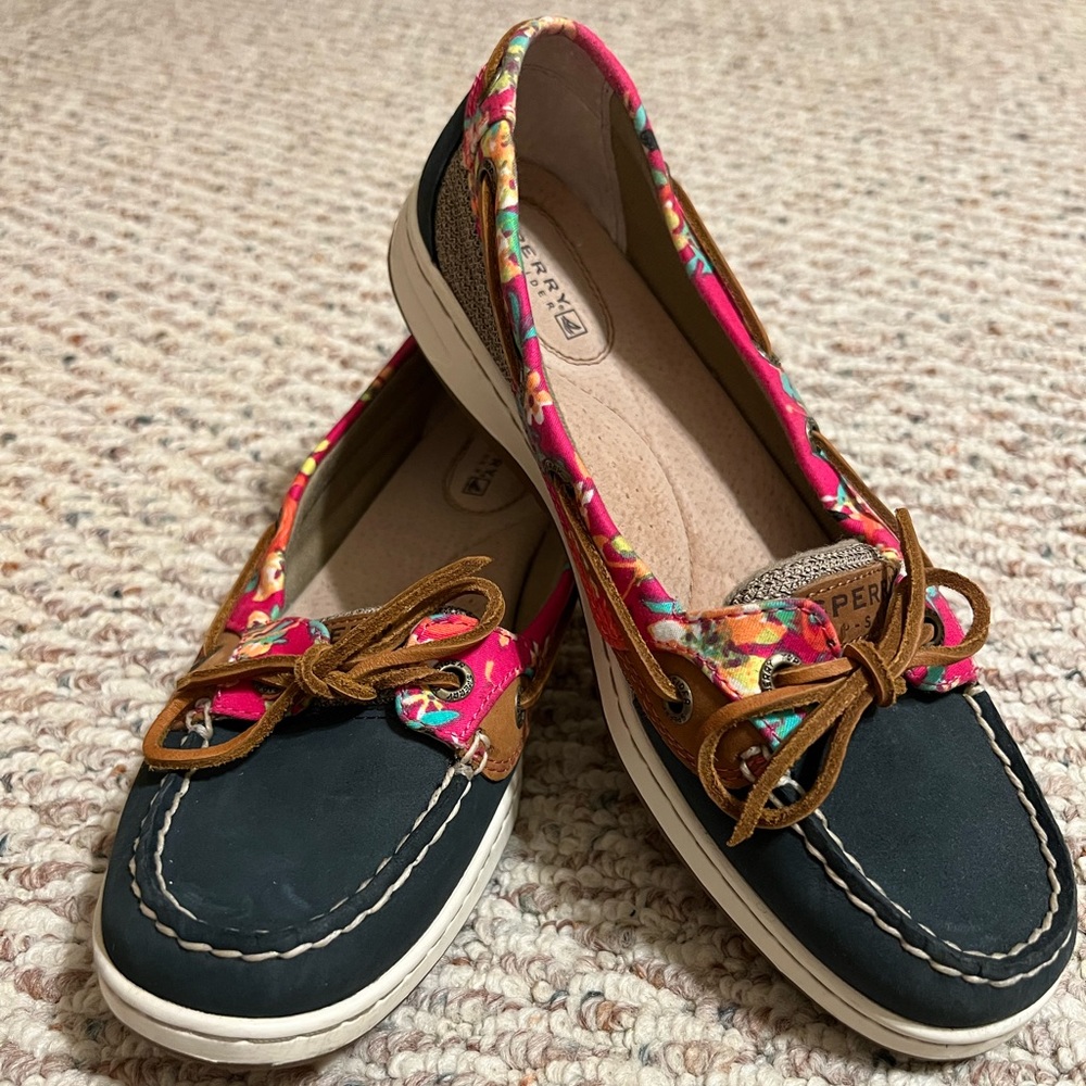 Gently worn Sperry Angelfish Boat Shoes